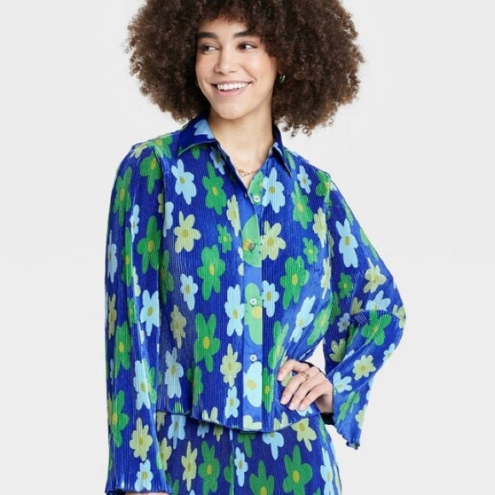 NWT • Target Sammy B • Adult Pleated Cropped Shirt - Picture 2 of 7
